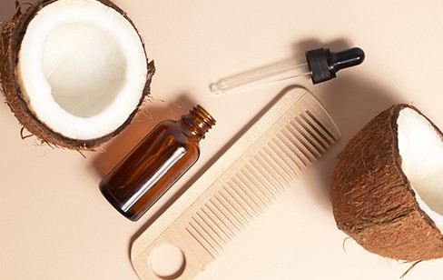 Les vertus de l’huile de coco et d’argan pour les cheveux