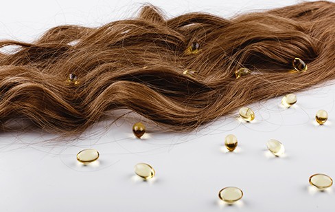 Comprendre les besoins de ses cheveux : sécheresse, casse, chute… que faire ?